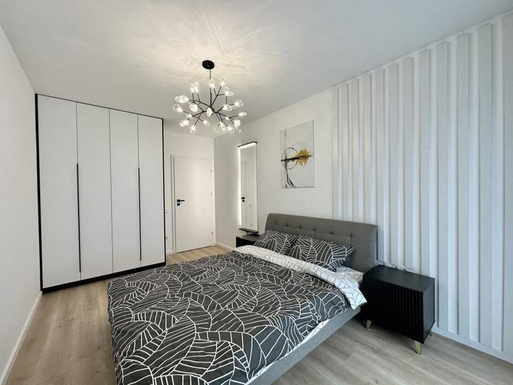 Apartament cu 3 camere semidecomandat, mobilat în Zorilor