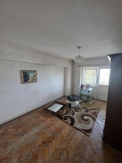 Apartament cu 3 camere decomandat în Nord