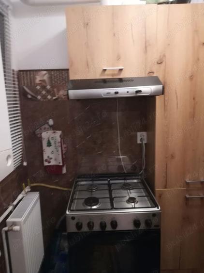 Apartament cu 3 camere decomandat în Vălenii de Munte