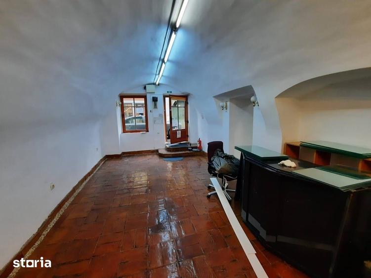 Spațiu comercial, de 60 mp, în Central
