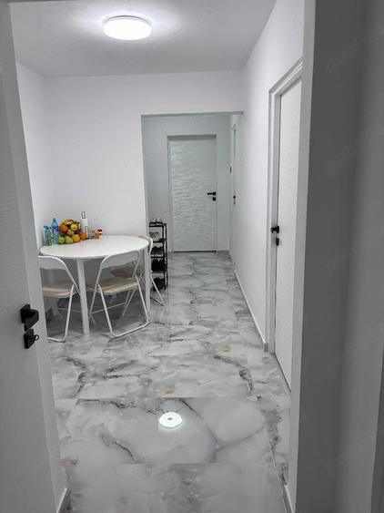 Apartament cu 3 camere decomandat în Dâmbovița