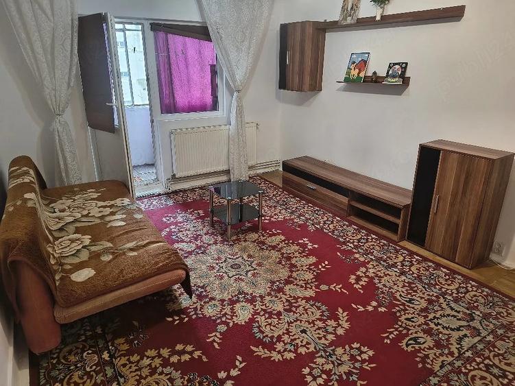 Apartament cu 2 camere semidecomandat în Girocului