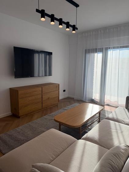 Apartament cu 3 camere decomandat, mobilat în Galata