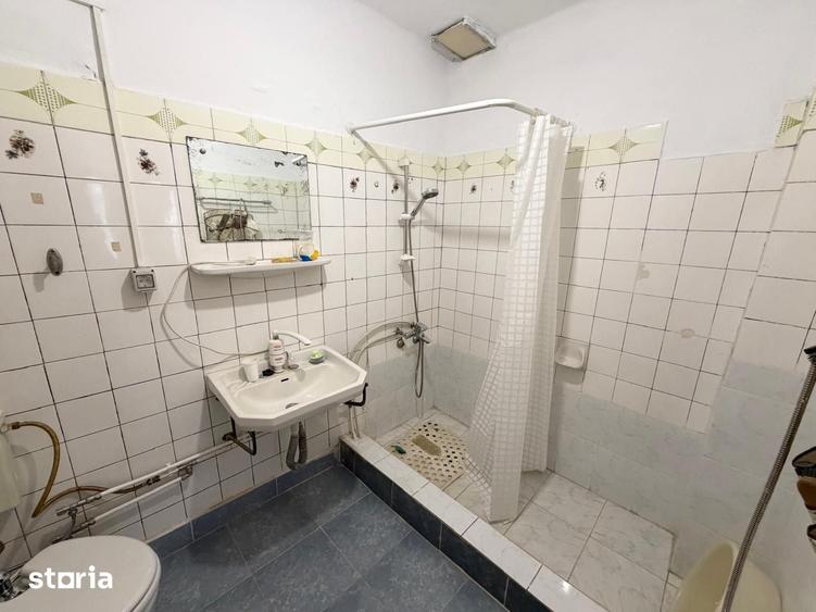Casă cu 4 camere cu Teren 133 Mp în Lupeni