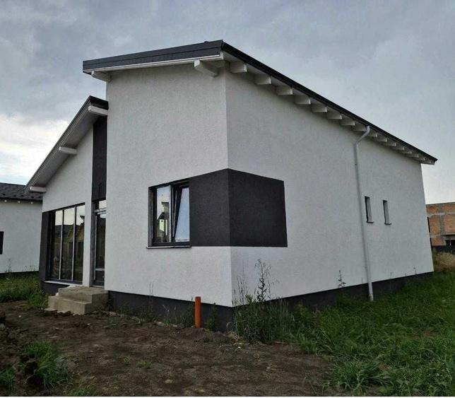 Casă cu 4 camere în Sânpetru