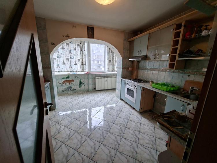 Apartament cu 2 camere semidecomandat în Obor