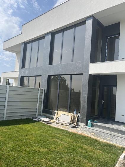 Casă cu 4 camere în Berceni