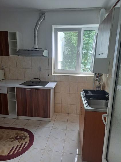Garsonieră decomandată în Găzărie