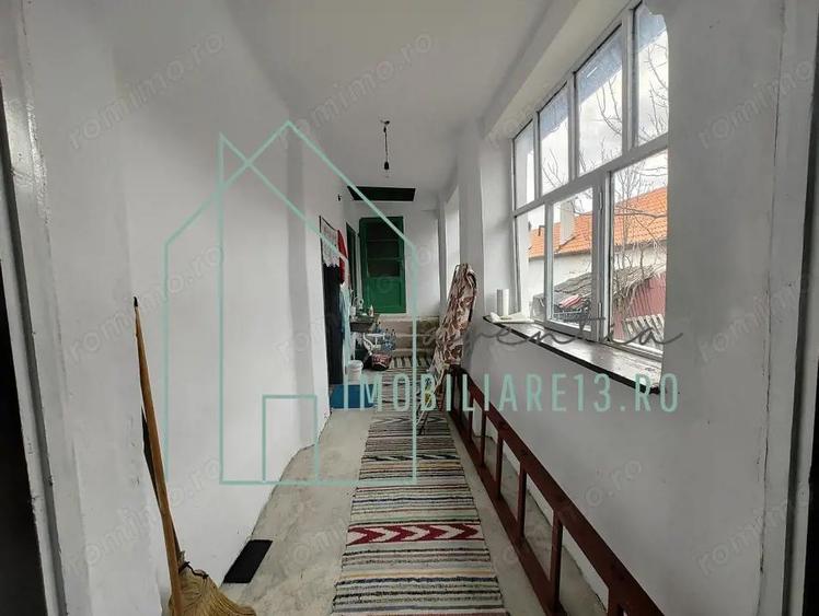 Casă cu 2 camere cu Teren 1789 Mp în Central