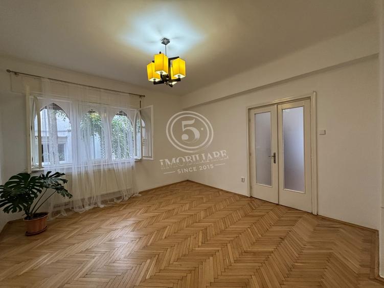 Apartament cu 2 camere semidecomandat, mobilat în Primăverii