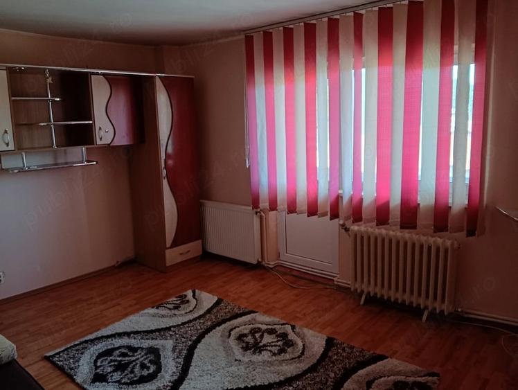 Garsonieră decomandată în Calea Romanului