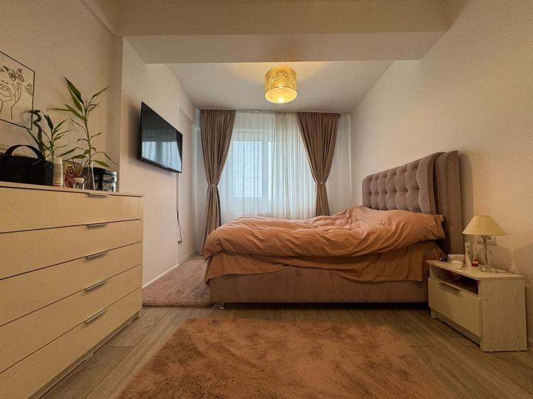 Apartament cu 2 camere semidecomandat, mobilat în Băneasa
