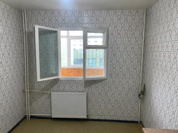 Apartament cu 3 camere decomandat în Dristor