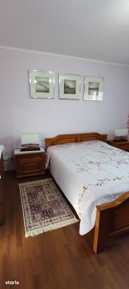 Casă cu 5 camere cu Teren 750 Mp în Cazasu