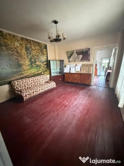 Casă cu 3 camere cu Teren 339 Mp în Central