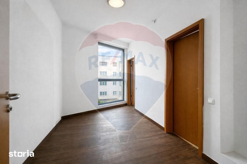 Spațiu comercial, de 106 mp, în Letea