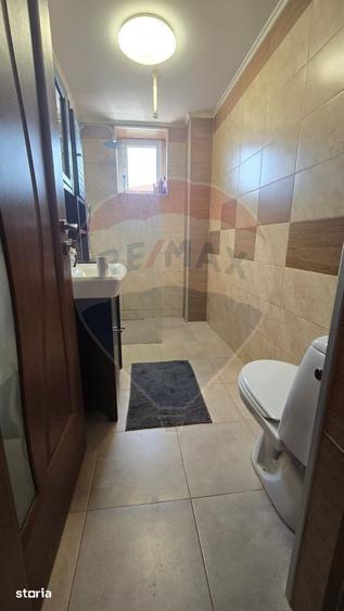 Casă cu 5 camere cu Teren 1375 Mp în Dârlos
