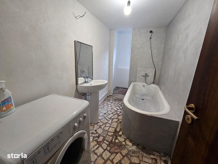 Casă cu 3 camere în Trăisteni
