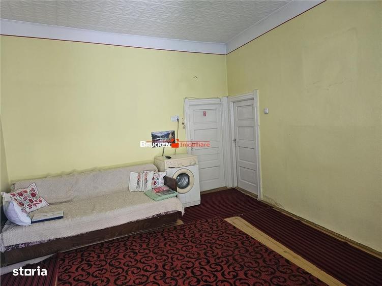 Casă cu 3 camere în Central