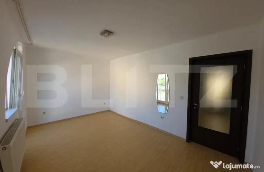 Casă cu 4 camere cu Teren 250 Mp în Central