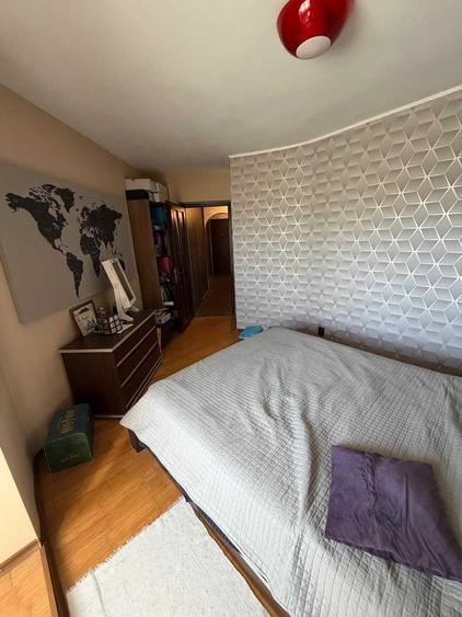 Apartament cu 3 camere decomandat în Alexandru cel Bun