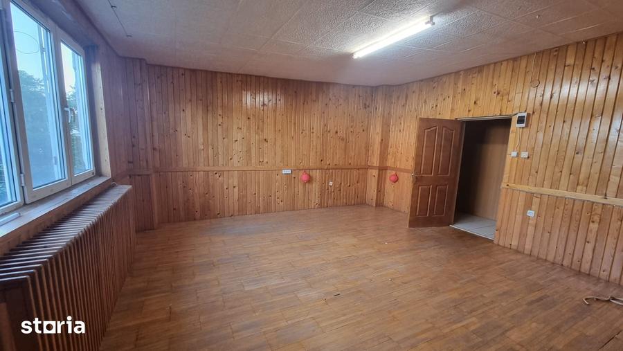 Spațiu comercial, de 15 mp, în Industriilor