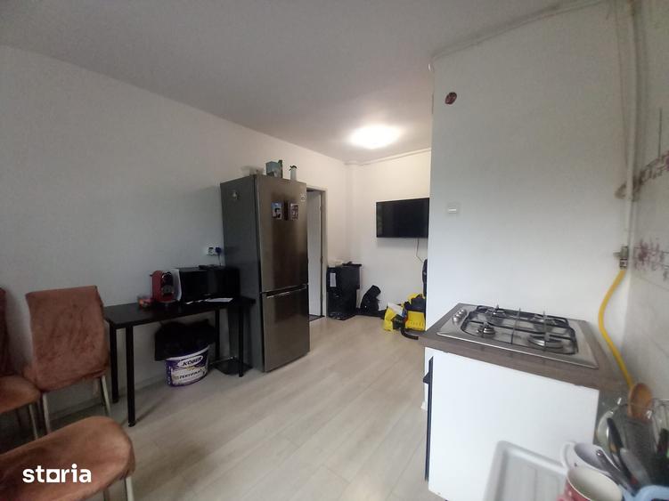 Apartament cu 2 camere semidecomandat în Republicii