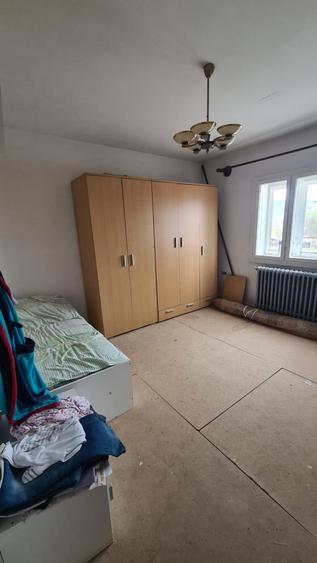 Casă individuală cu 9 camere cu Teren 1000 Mp în Lancrăm