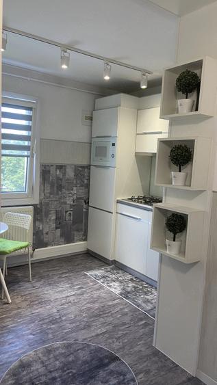 Garsonieră decomandată în Gării