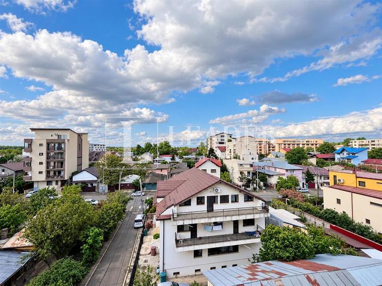 Apartament cu 3 camere decomandat în Sisești