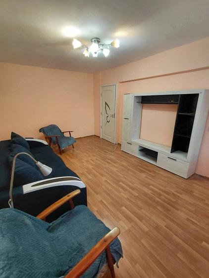 Apartament cu 2 camere decomandat în Republicii