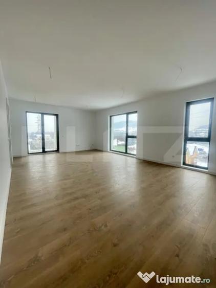 Apartament cu 3 camere decomandat în Calea Moldovei