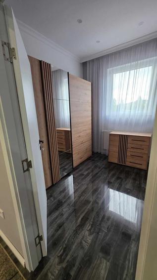 Apartament cu 3 camere decomandat în Exterior Vest