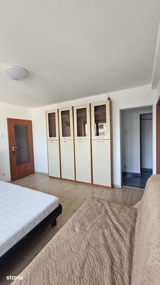 Apartament cu 3 camere, mobilat în Grivița