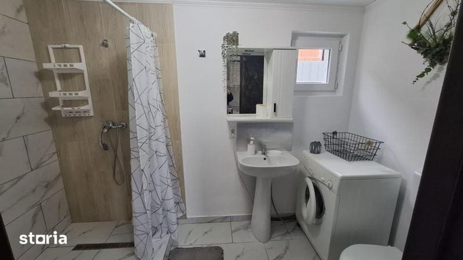 Casă cu 2 camere cu Teren 80 Mp în Decebal