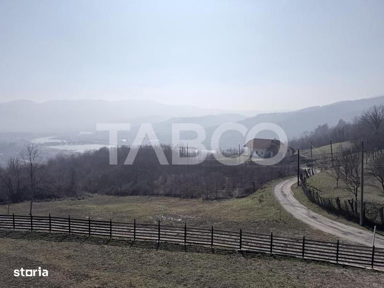 Casă cu 4 camere în Jiblea Veche