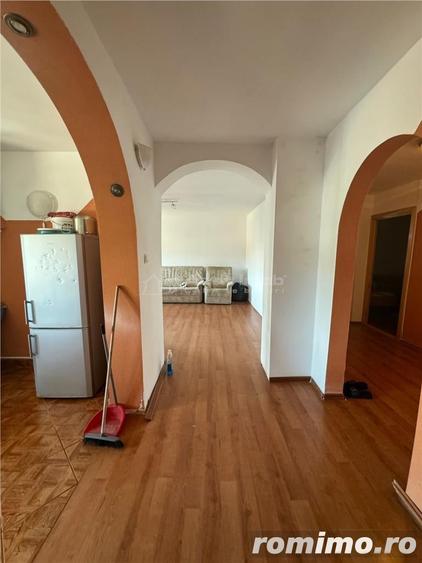 Apartament cu 3 camere decomandat în Central
