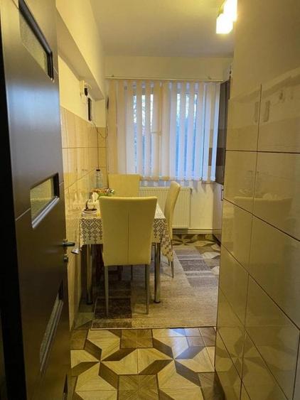 Apartament cu 2 camere decomandat în Casa de Cultură