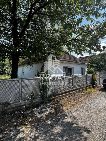 Casă individuală cu 3 camere cu Canalizare în Peștișu Mare