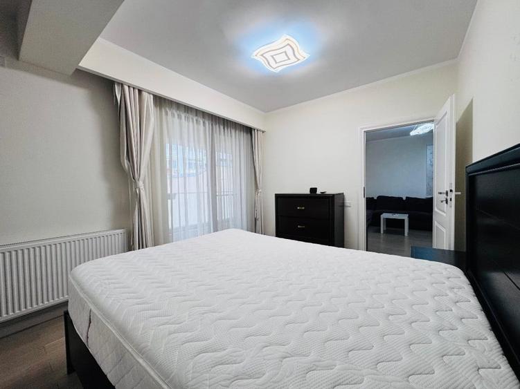 Apartament cu 3 camere semidecomandat în Banu Manta