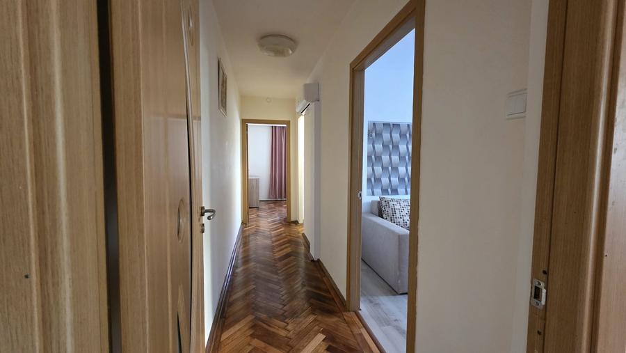 Apartament cu 3 camere semidecomandat, mobilat în Circumvalațiunii