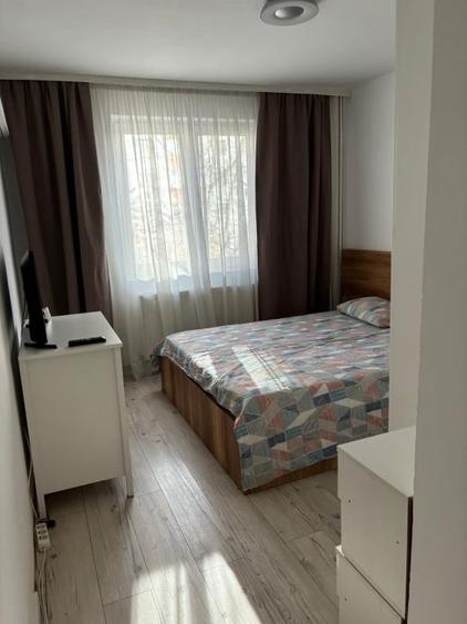 Apartament cu 3 camere decomandat, mobilat în Crângași