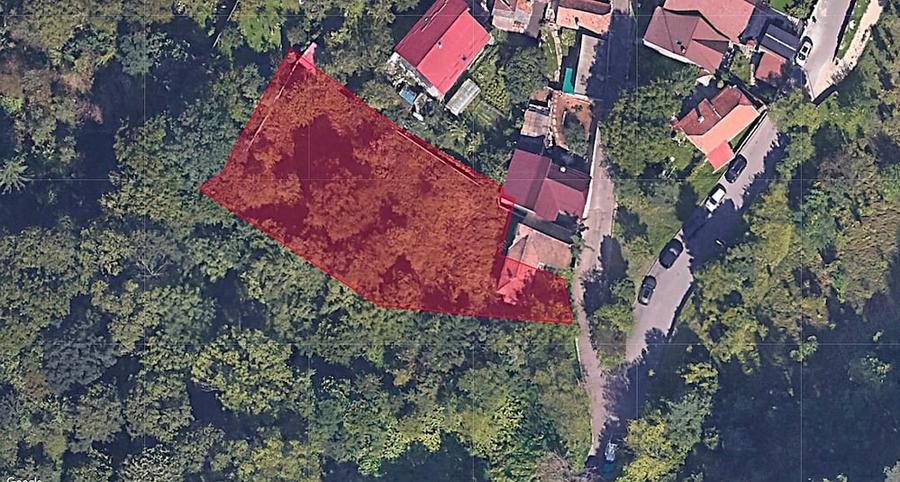 Teren de 1295 mp, în Schei