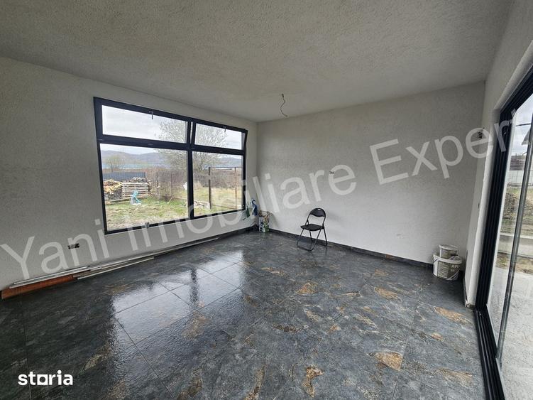 Casă cu 4 camere cu Teren 1000 Mp în Băiculești