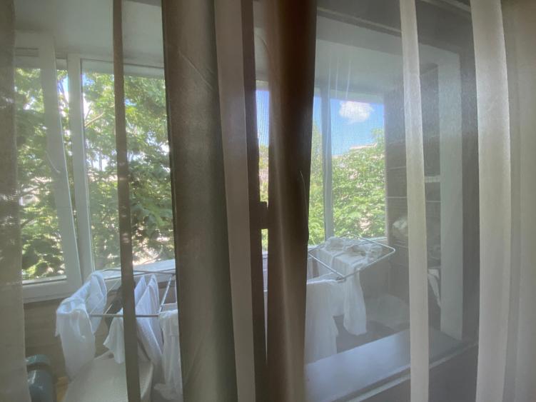 Apartament cu 3 camere semidecomandat, mobilat în Vitan Mall