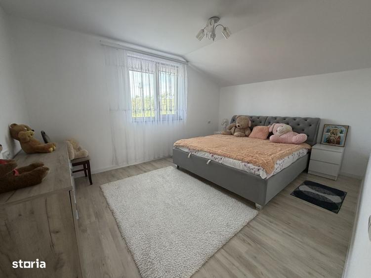 Casă cu 4 camere cu Teren 1175 Mp în Central