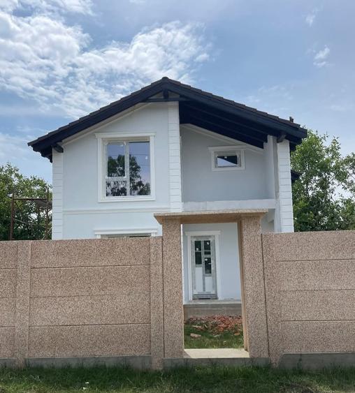 Casă individuală cu 4 camere cu Canalizare în Sacoșu Turcesc