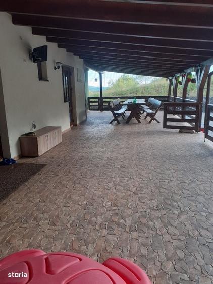 Casă cu 4 camere cu Teren 19200 Mp în Creaca