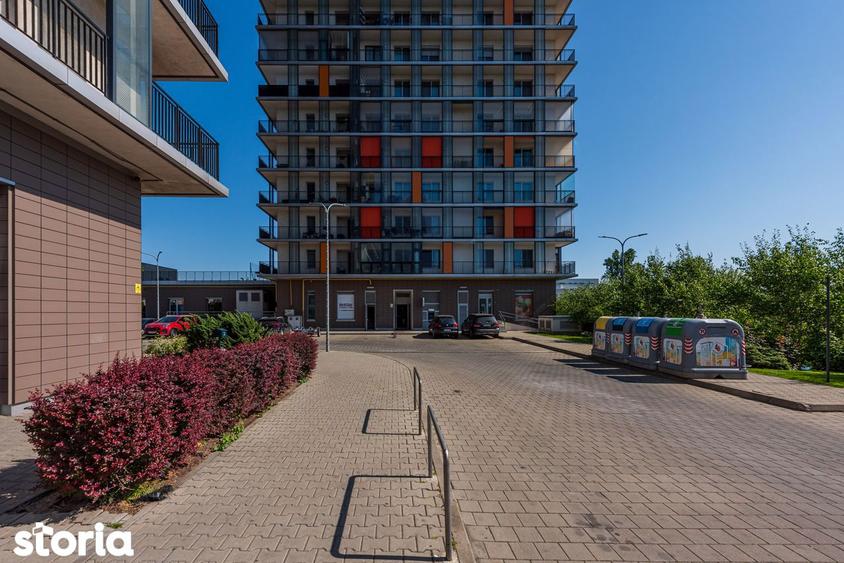 Apartament cu 3 camere, mobilat în Văcăresti
