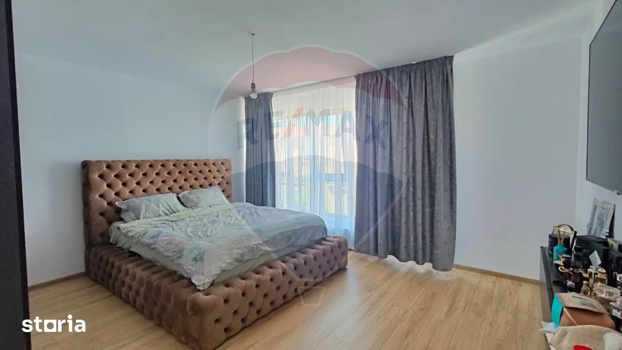 Casă cu 4 camere cu Teren 321 Mp în Port